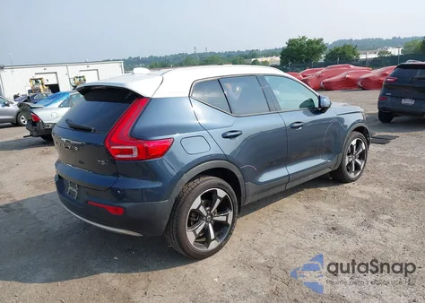 2021 Volvo Xc40 T5 Momentum z USA, uszkodzony, nr VIN YV4162UK1M2464500